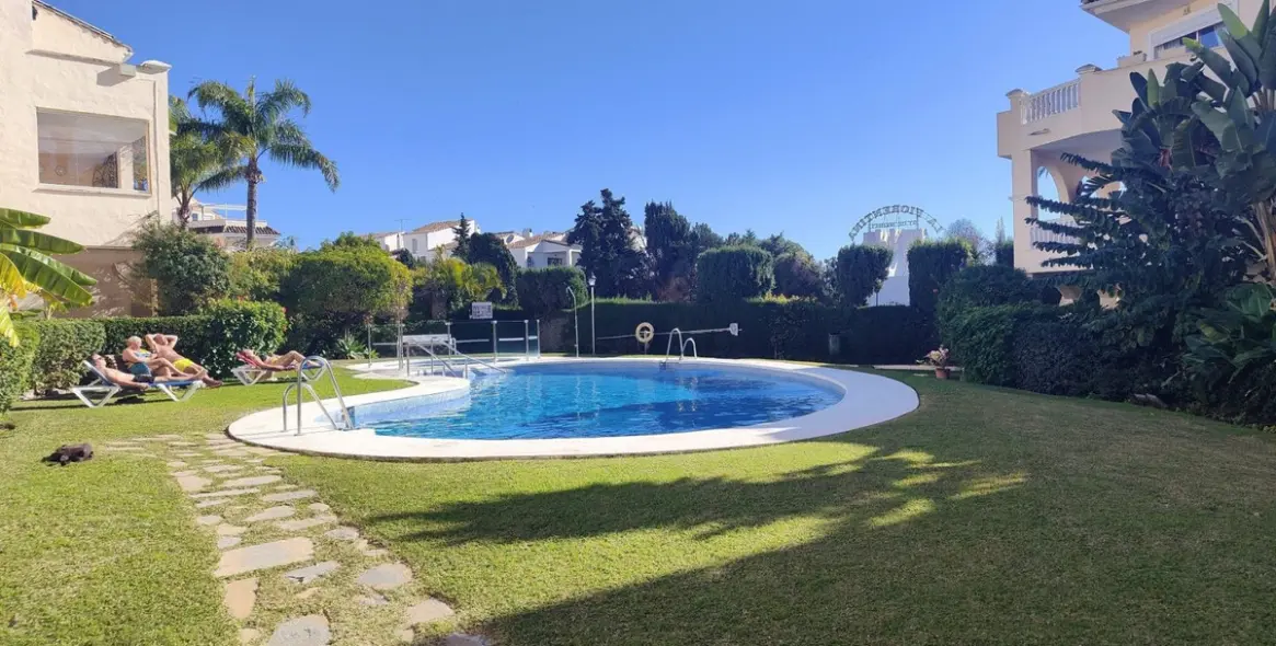 Long-term rent of ground floor apartment in Estepona 3
