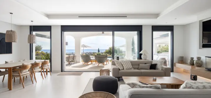 Sale of detached villa in Los Flamingos 2