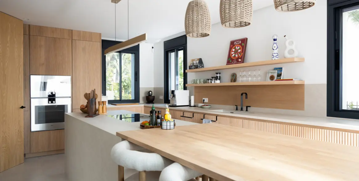 Продажа  отдельно стоящей виллы в Los Flamingos 6