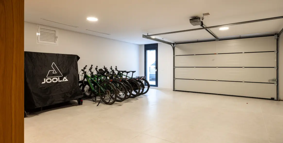 Продажа  отдельно стоящей виллы в Los Flamingos 34
