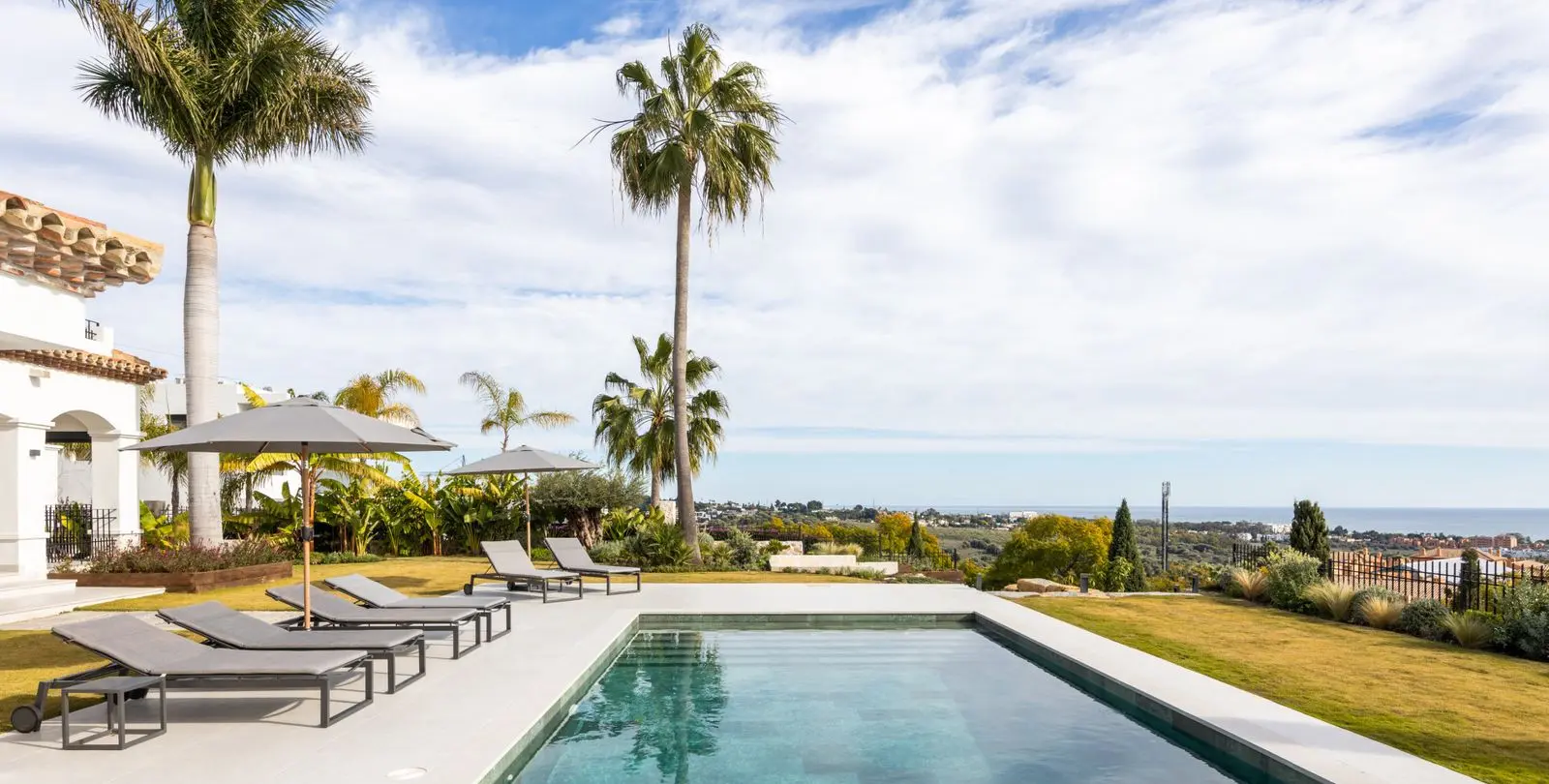 Venta de villa independiente en Los Flamingos 31
