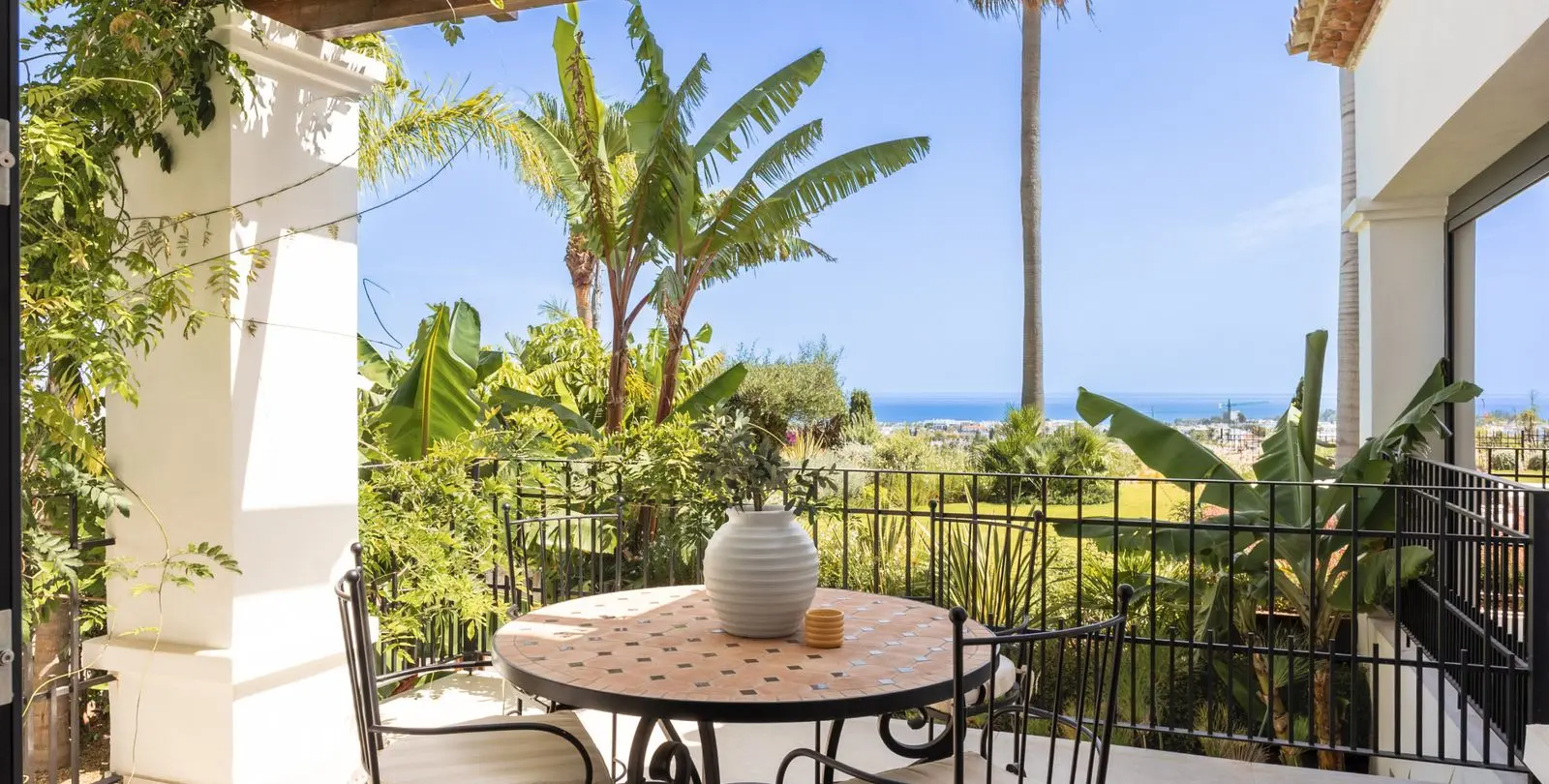 Venta de villa independiente en Los Flamingos 35