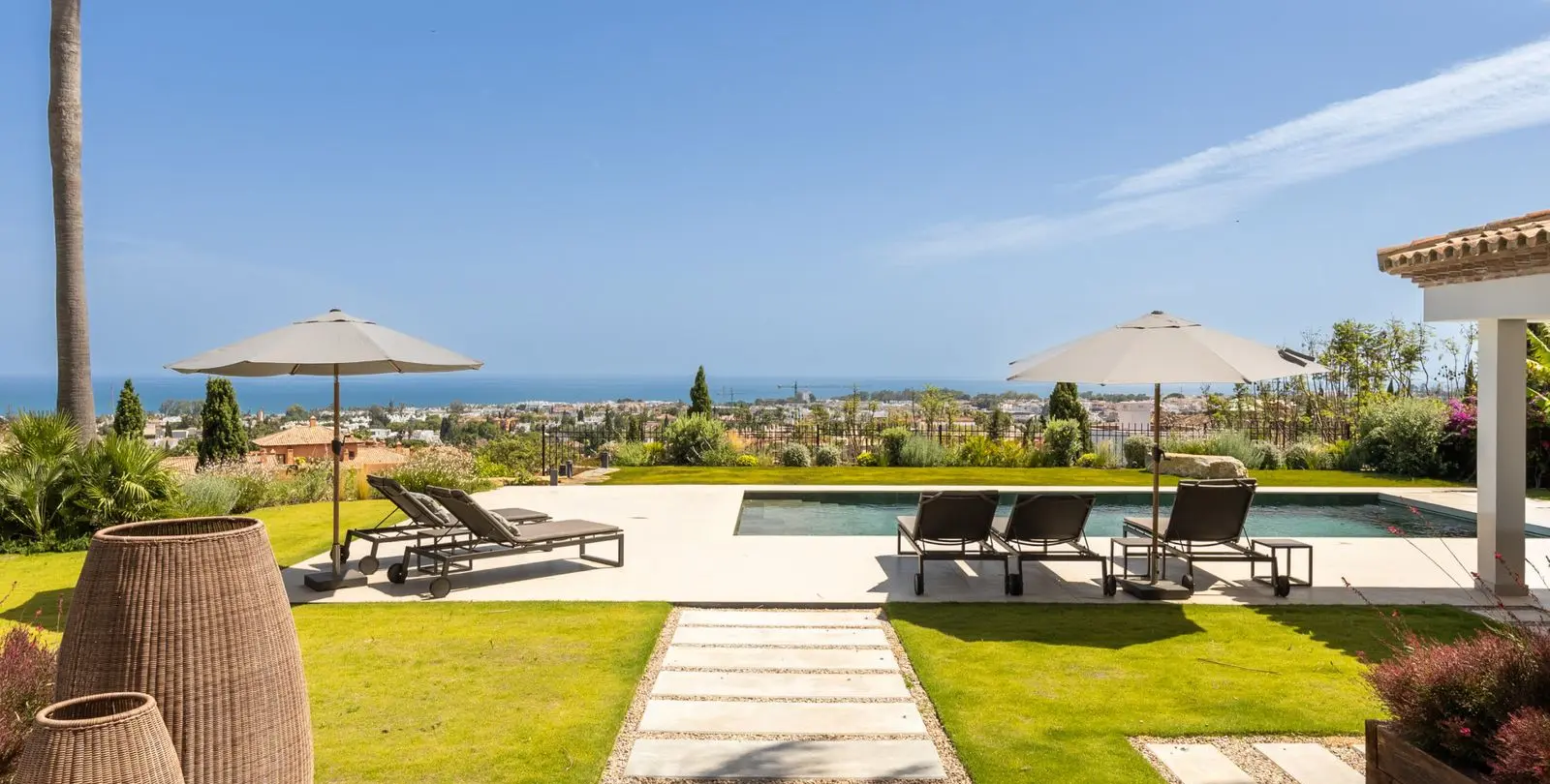 Venta de villa independiente en Los Flamingos 36