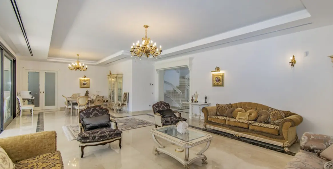 Продажа  отдельно стоящей виллы в Guadalmina Baja 3