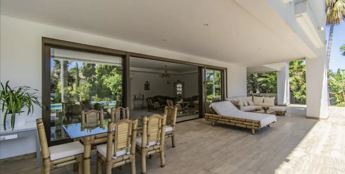 Продажа  отдельно стоящей виллы в Guadalmina Baja 11