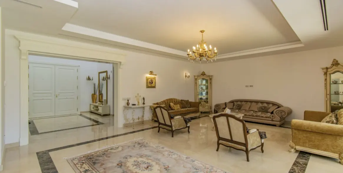 Продажа  отдельно стоящей виллы в Guadalmina Baja 13