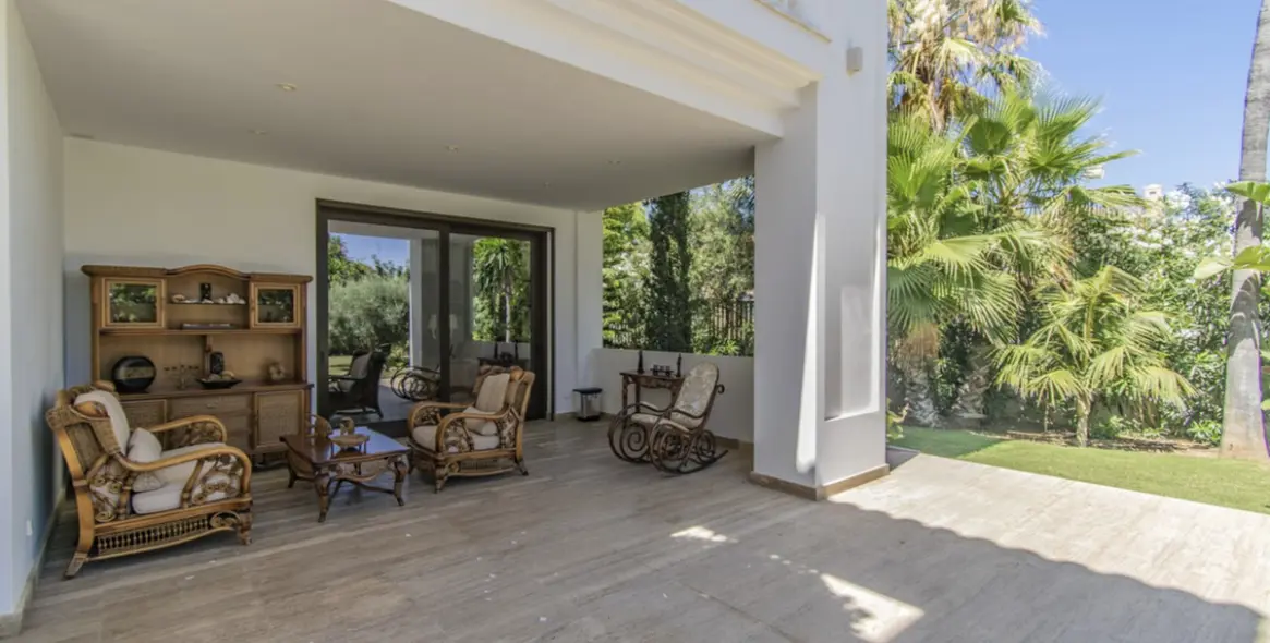 Продажа  отдельно стоящей виллы в Guadalmina Baja 17