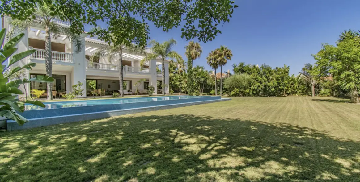 Продажа  отдельно стоящей виллы в Guadalmina Baja 18