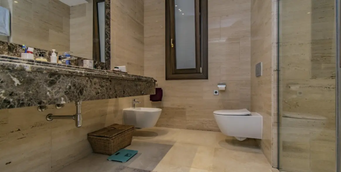 Sale of detached villa in Guadalmina Baja 35