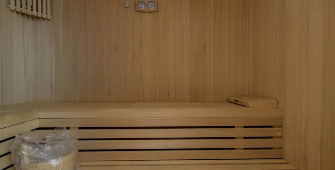 Sale of detached villa in Guadalmina Baja 53