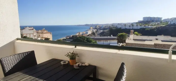 Sale of middle floor apartment in Benalmadena Costa 0