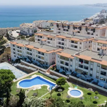 Sale of middle floor apartment in Benalmadena Costa