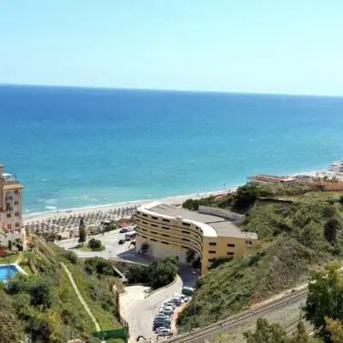 Sale of middle floor apartment in Benalmadena Costa