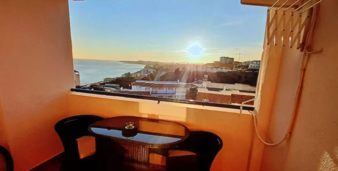 Sale of middle floor apartment in Benalmadena Costa 4