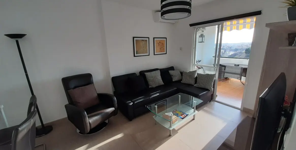 Sale of middle floor apartment in Benalmadena Costa 7