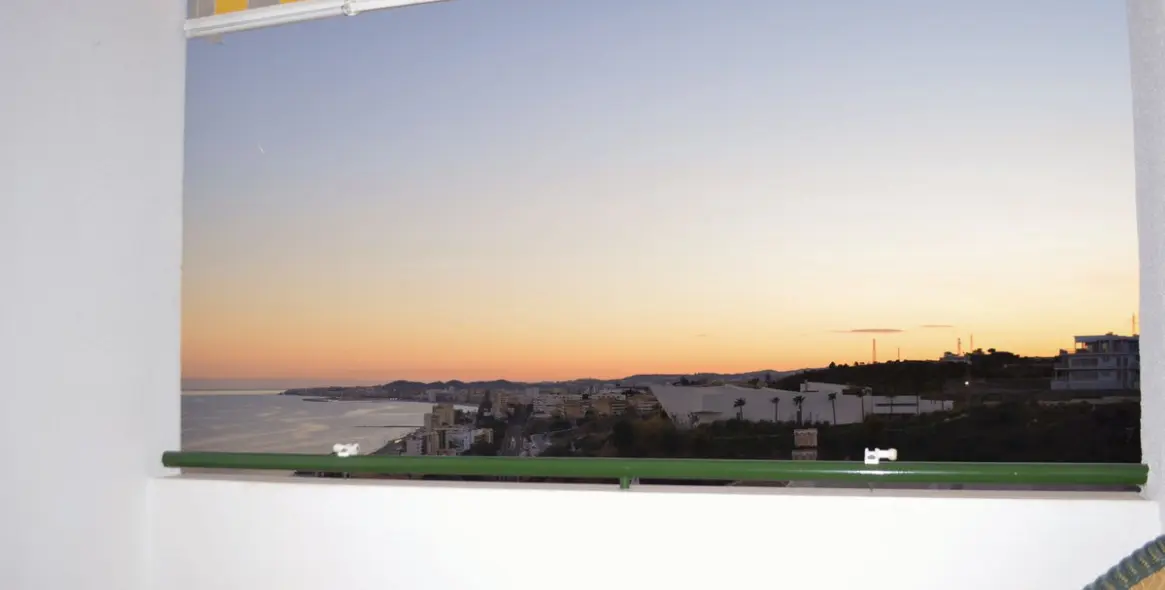 Sale of middle floor apartment in Benalmadena Costa 19