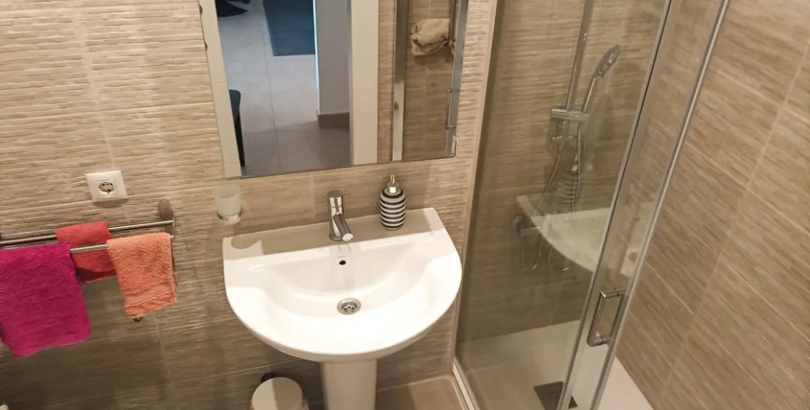 Продажа апартаментов на среднем этаже в Carvajal 12