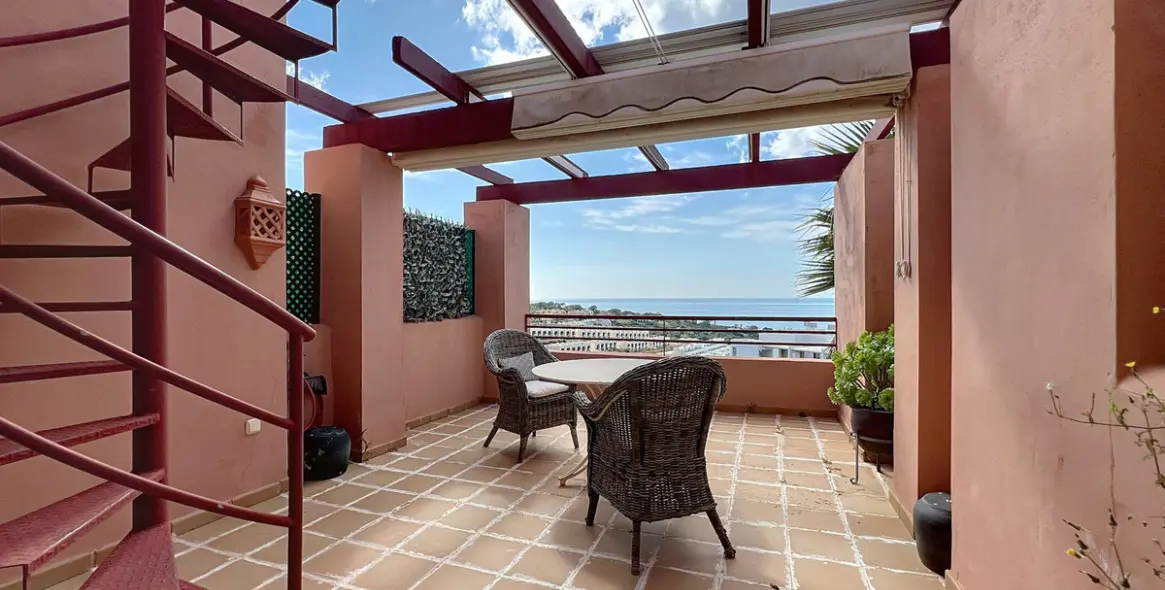 Sale of penthouse in Manilva 5