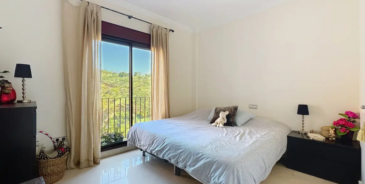 Sale of penthouse in Manilva 16