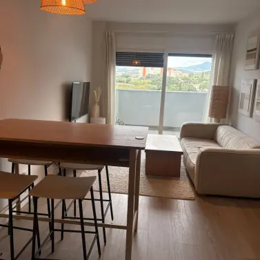 Sale of middle floor apartment in Estepona