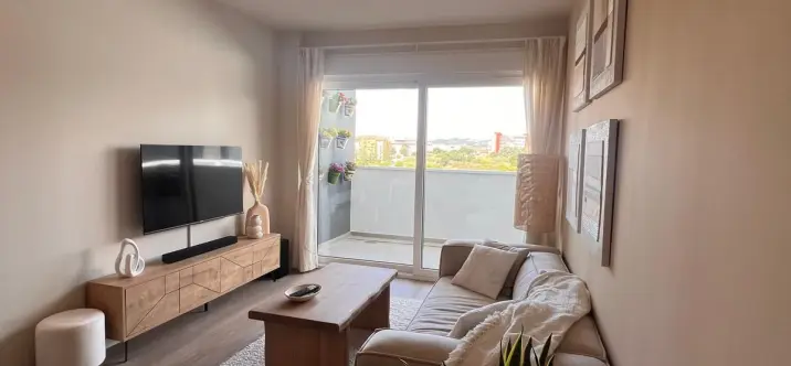 Sale of middle floor apartment in Estepona 3