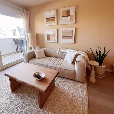 Sale of middle floor apartment in Estepona