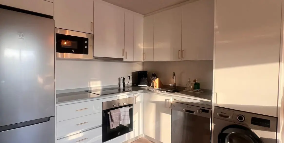 Sale of middle floor apartment in Estepona 7