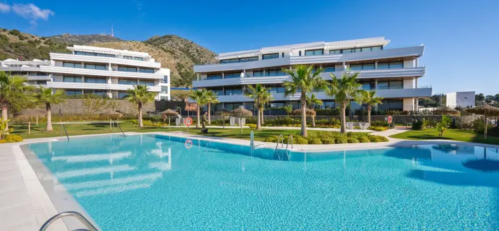 Продажа апартаментов на среднем этаже в Fuengirola 0