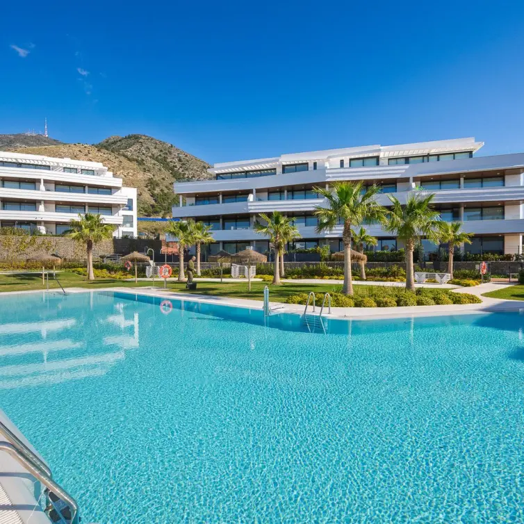 Venta de apartamento en planta media en Fuengirola