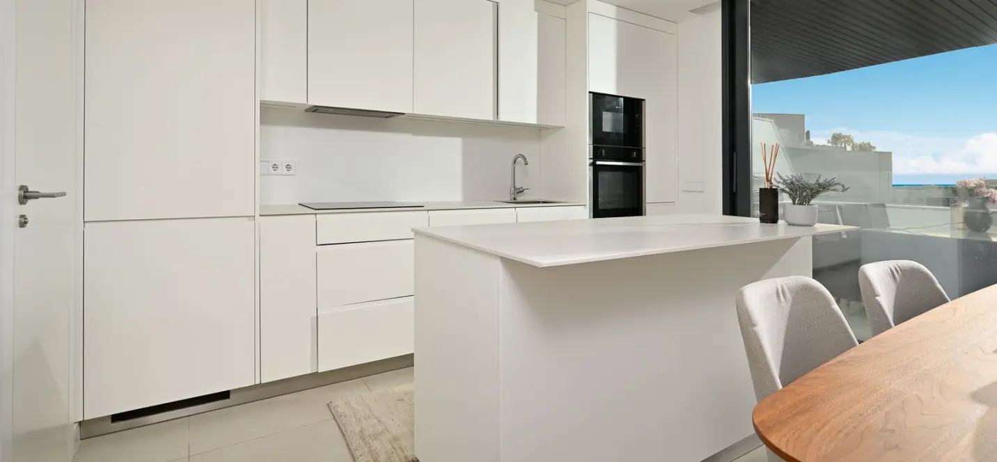 Venta de apartamento en planta media en Fuengirola 2