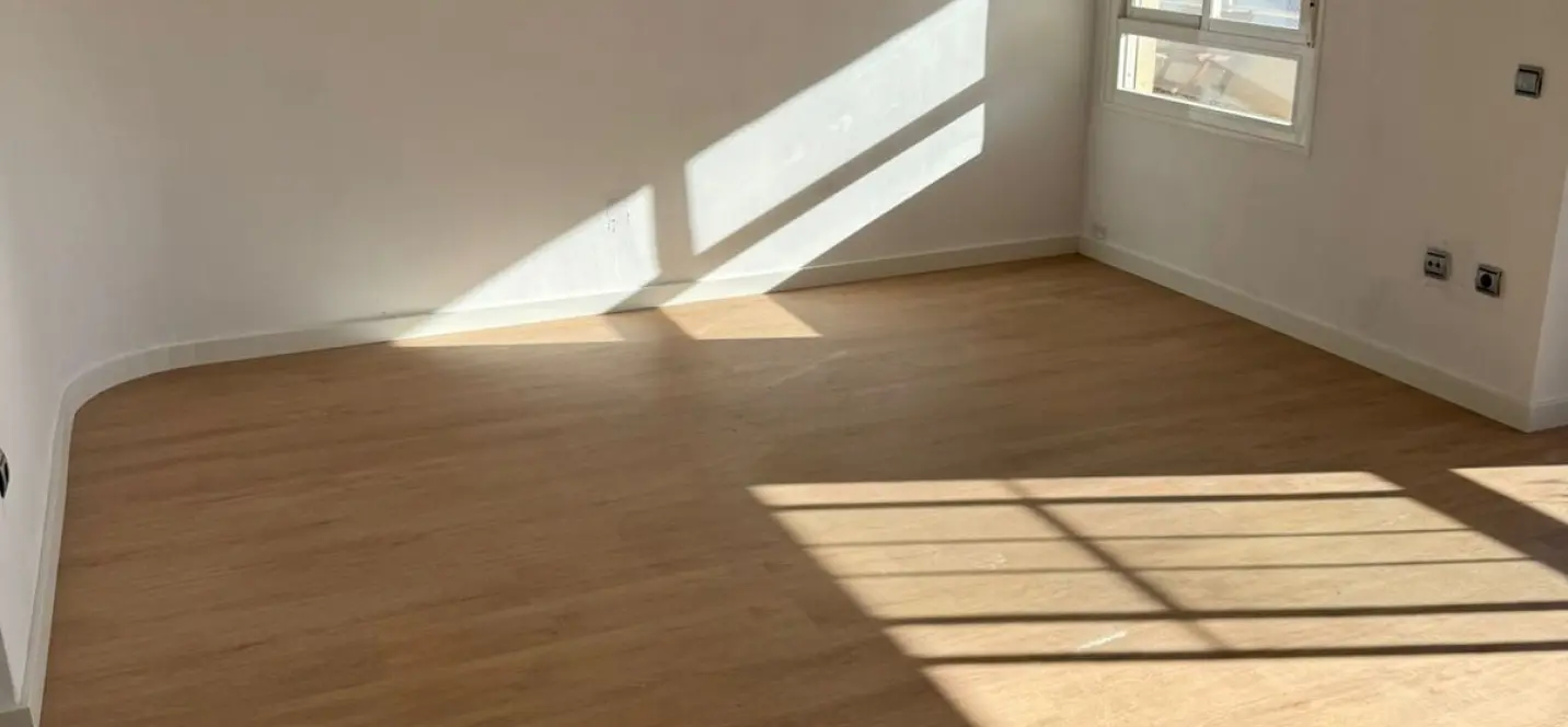 Sale of penthouse in El Pinillo 4