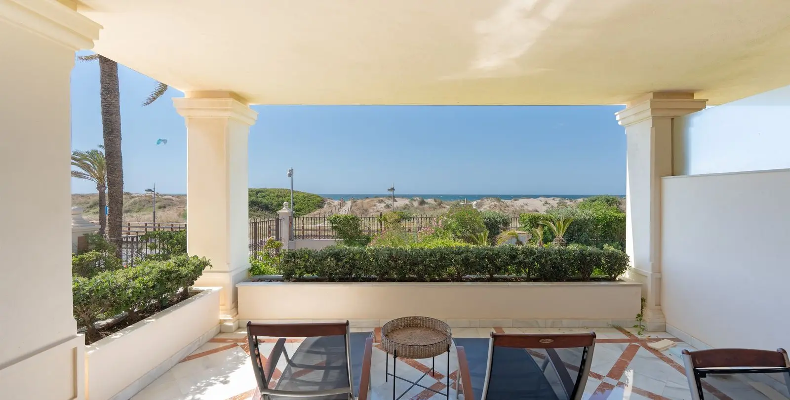 Alquiler a largo plazo de apartamento en planta baja en Los Monteros 1