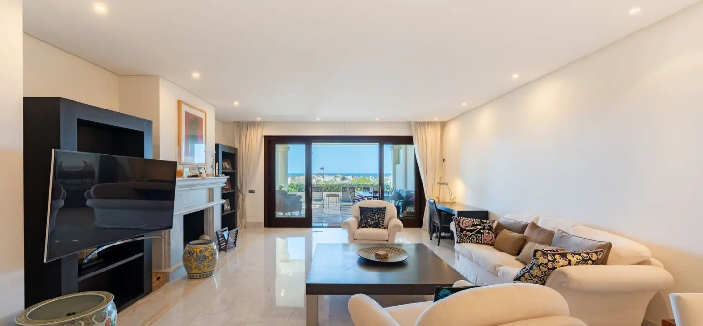 Alquiler a largo plazo de apartamento en planta baja en Los Monteros 3