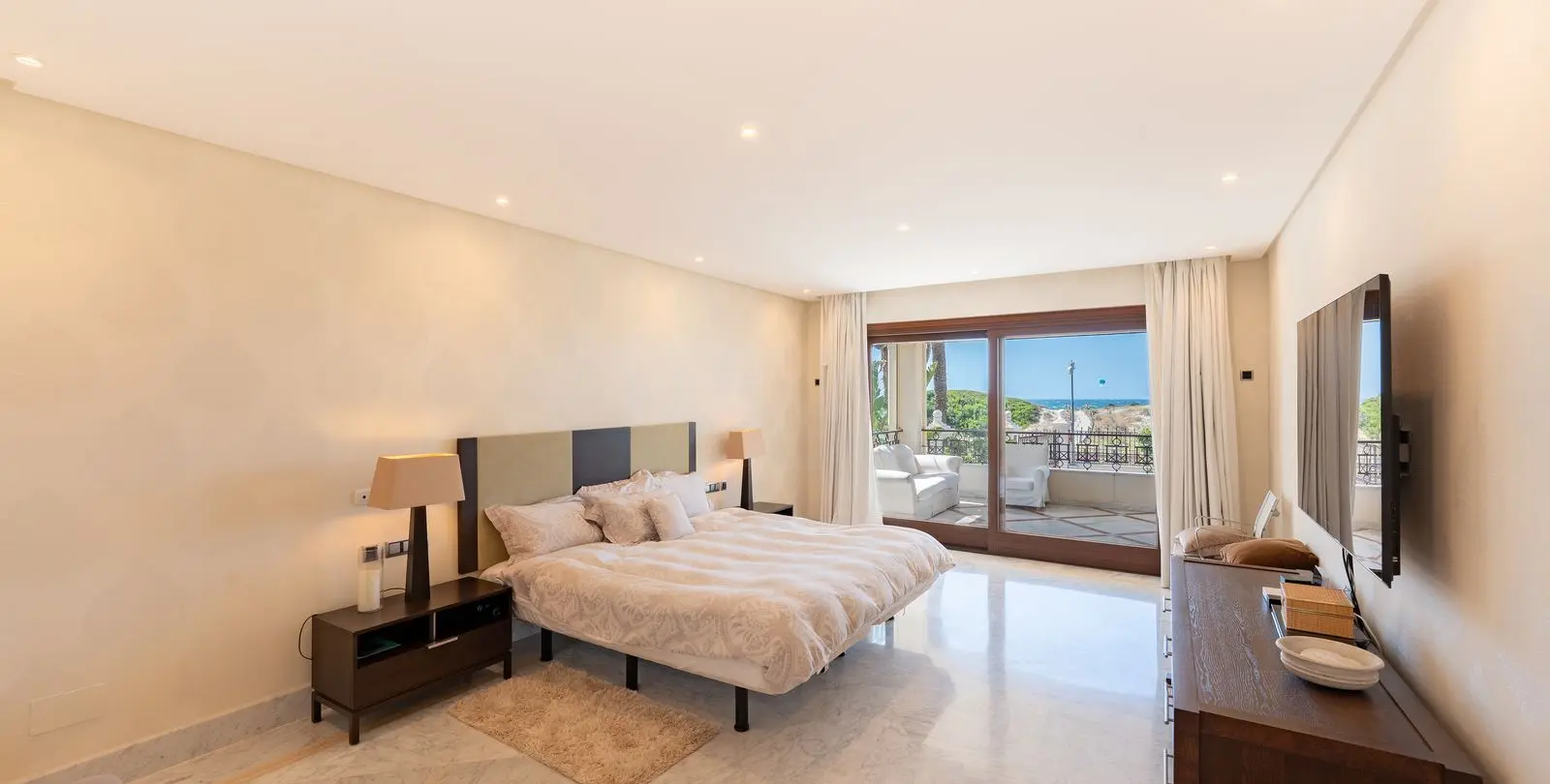 Alquiler a largo plazo de apartamento en planta baja en Los Monteros 7