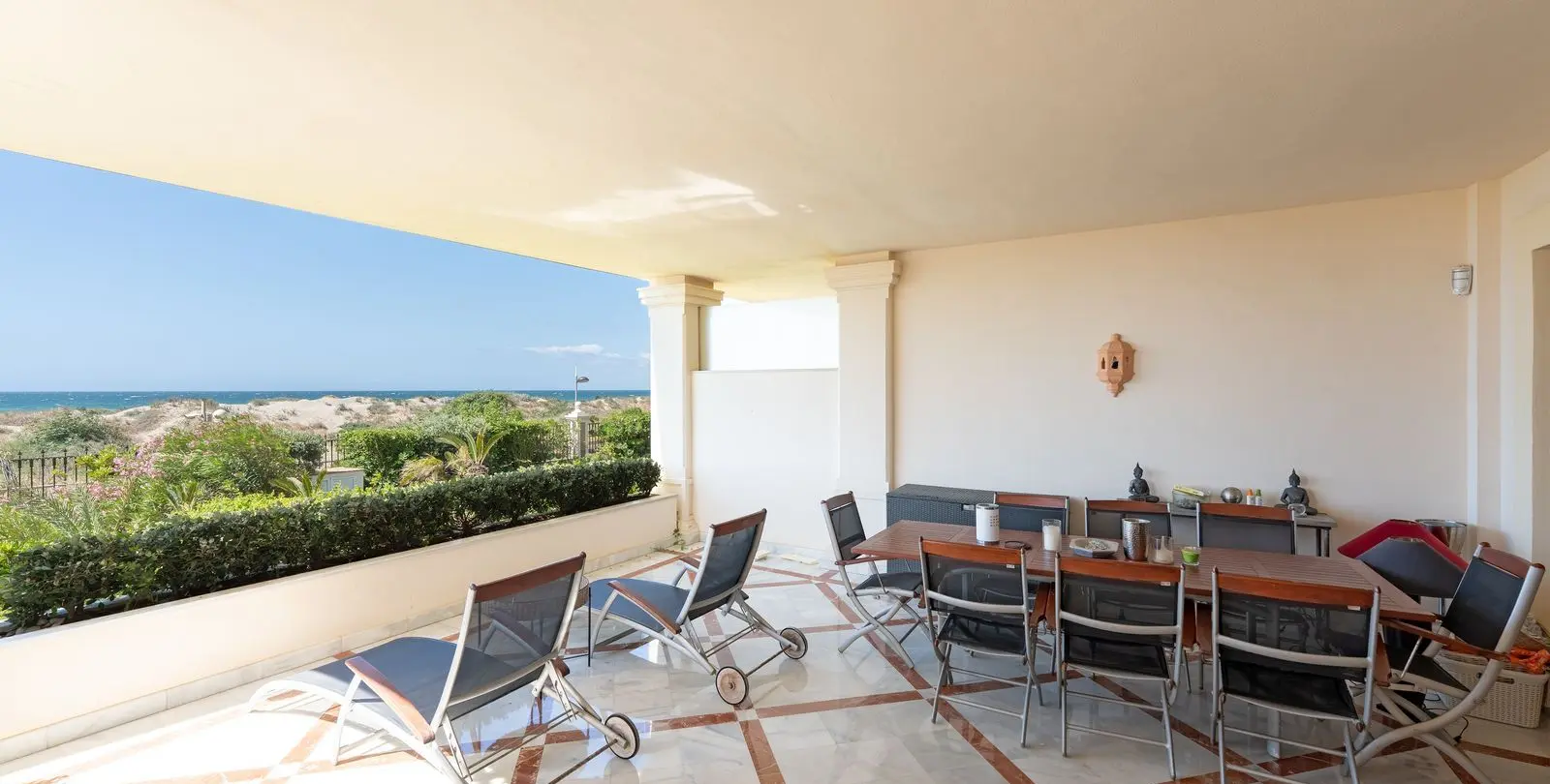 Alquiler a largo plazo de apartamento en planta baja en Los Monteros 10