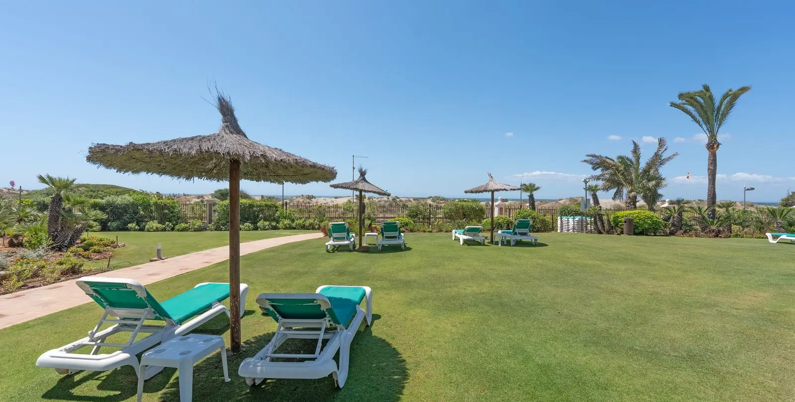 Alquiler a largo plazo de apartamento en planta baja en Los Monteros 17