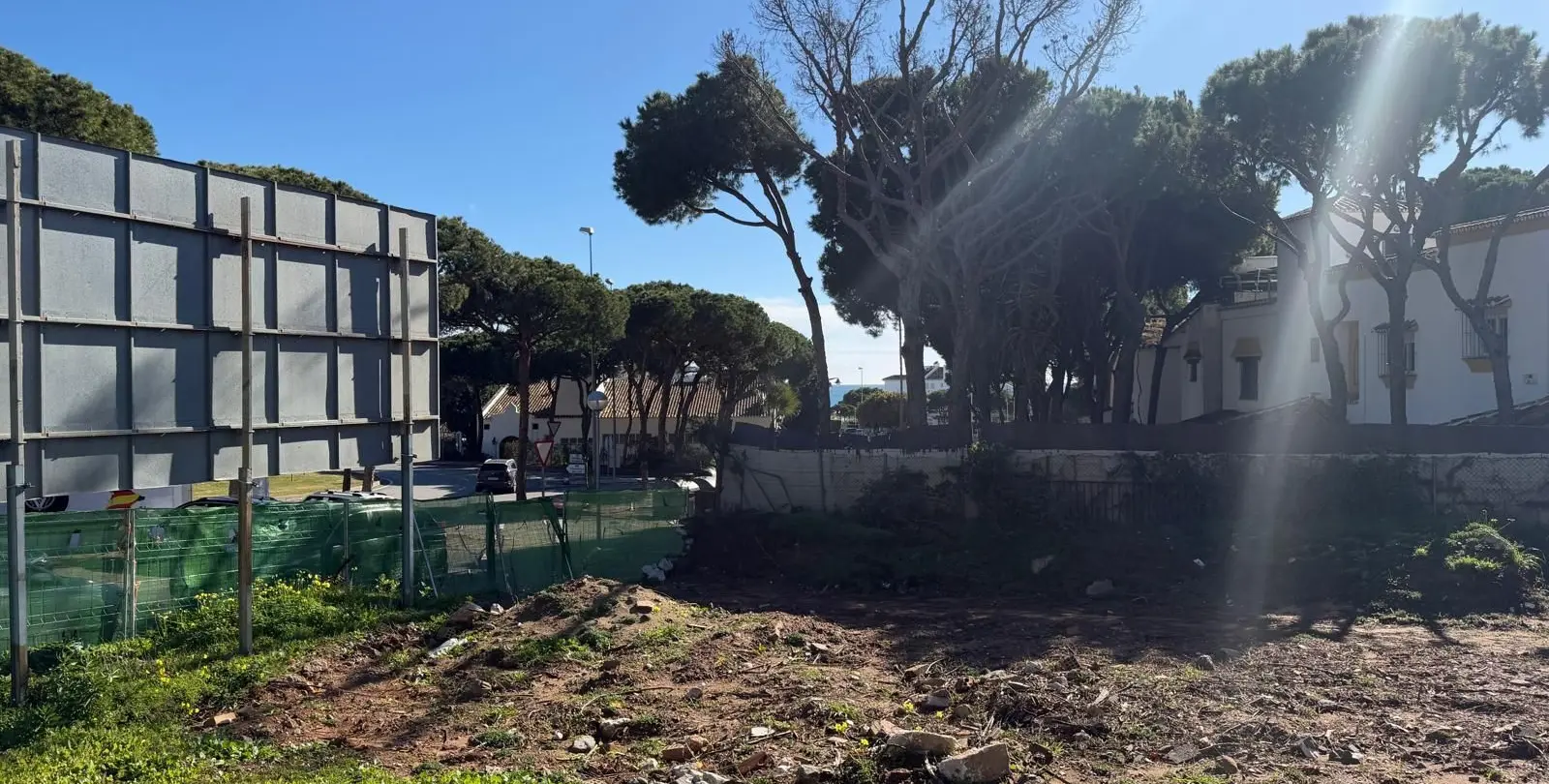 Sale of commercial plot in Calahonda 7