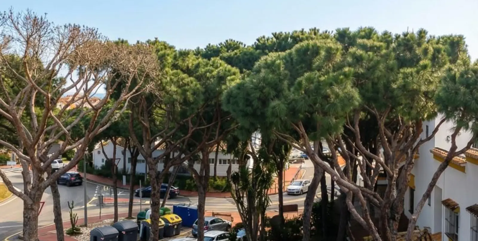 Sale of commercial plot in Calahonda 8