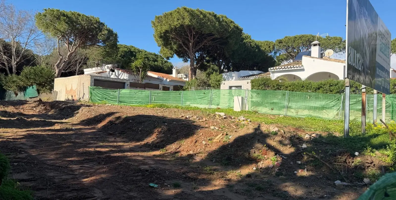 Sale of commercial plot in Calahonda 12