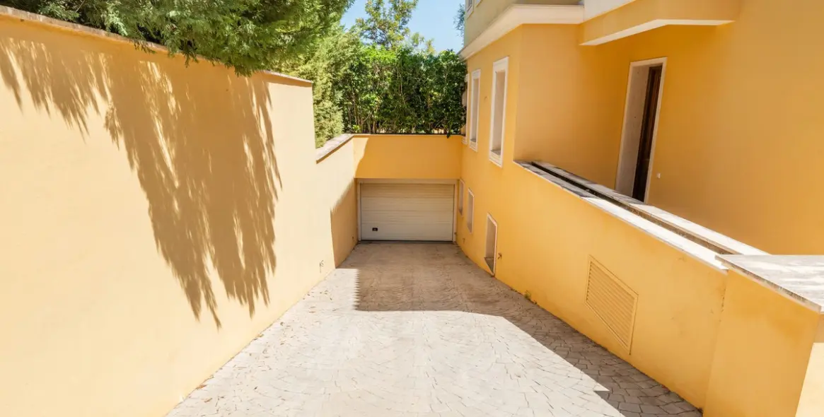 Продажа  отдельно стоящей виллы в Los Arqueros 3