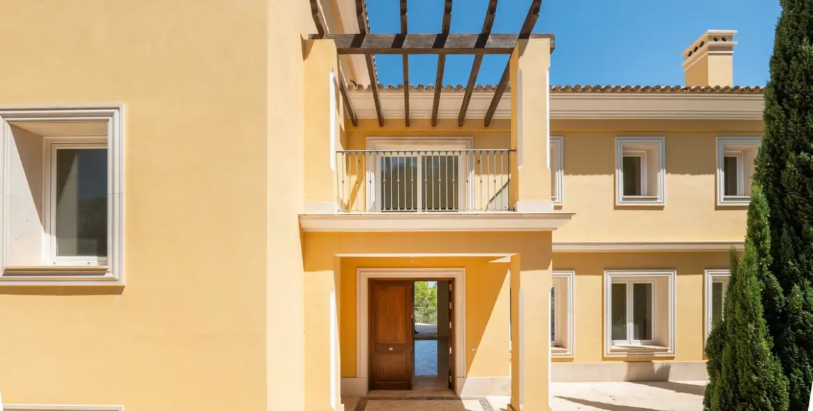 Продажа  отдельно стоящей виллы в Los Arqueros 5