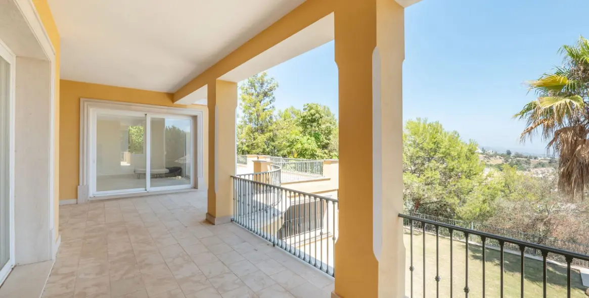 Продажа  отдельно стоящей виллы в Los Arqueros 19