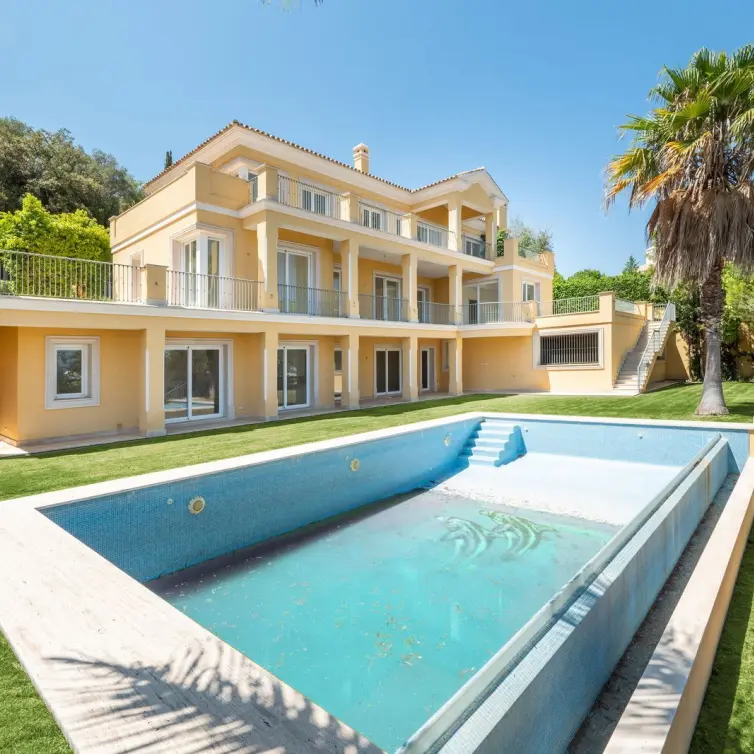 Sale of detached villa in Los Arqueros