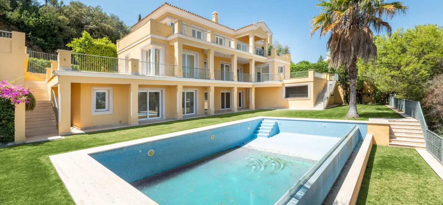 Sale of detached villa in Los Arqueros 0
