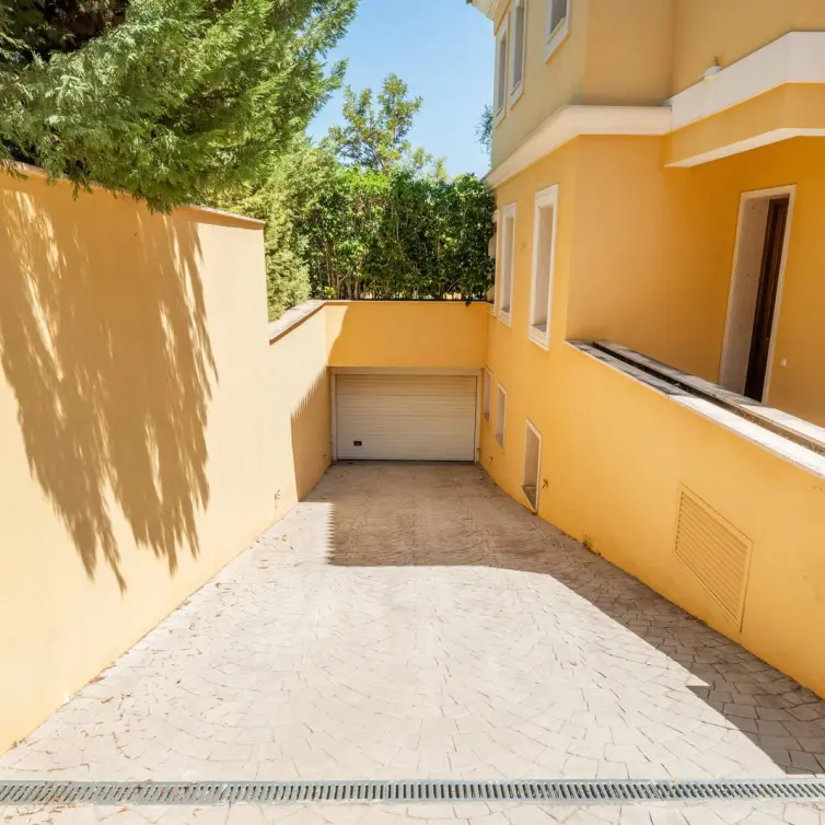 Sale of detached villa in Los Arqueros