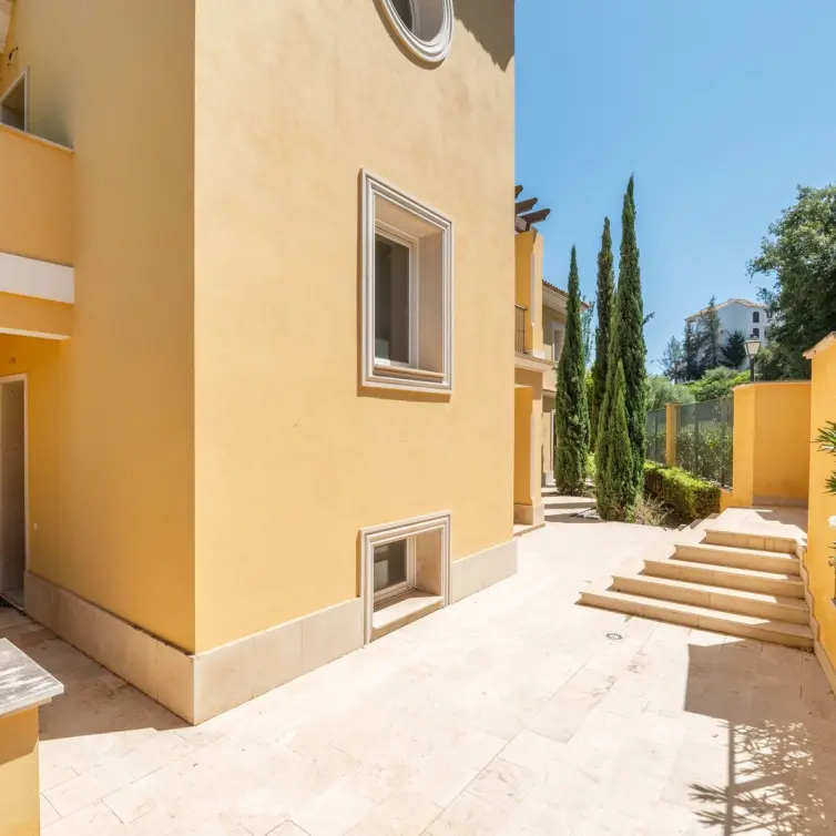 Sale of detached villa in Los Arqueros