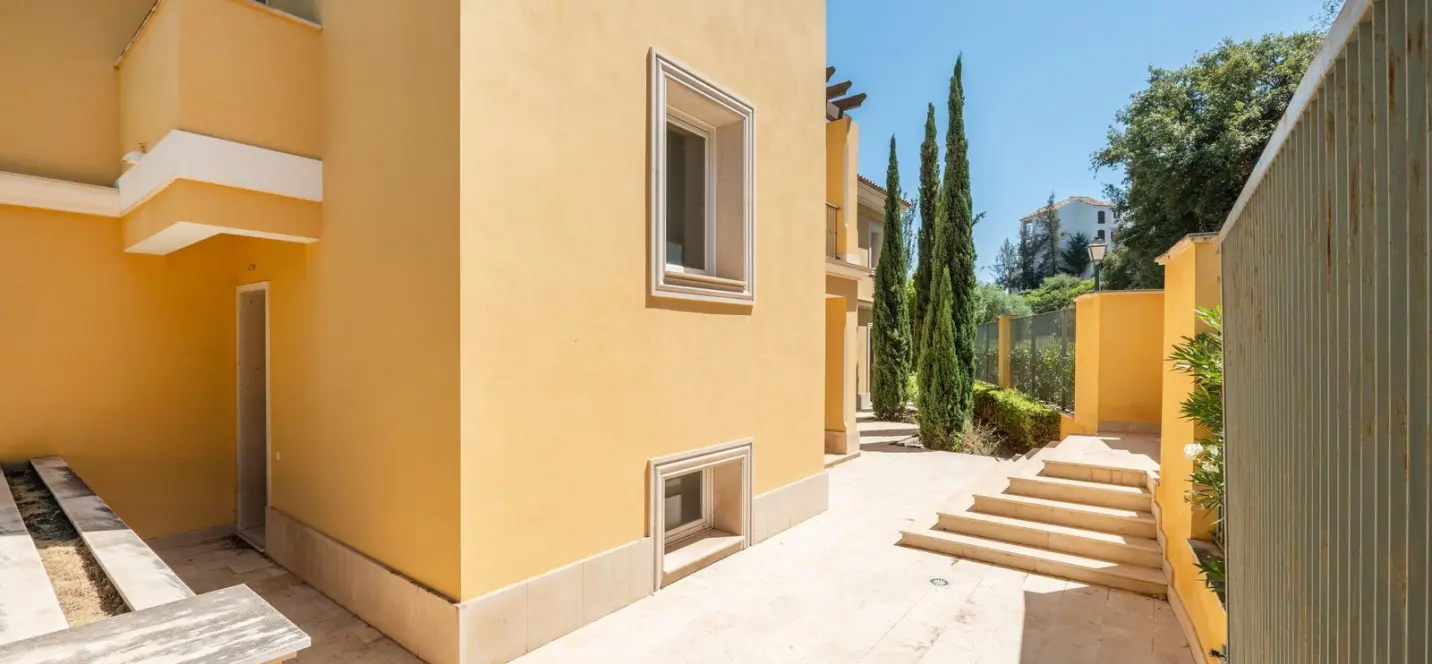 Sale of detached villa in Los Arqueros 3