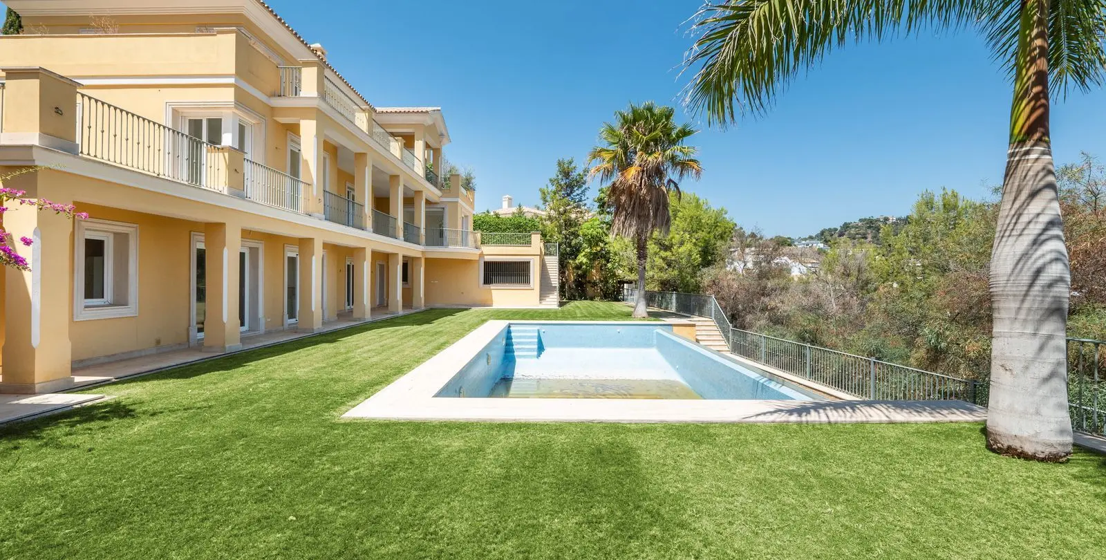Venta de villa independiente en Los Arqueros 12