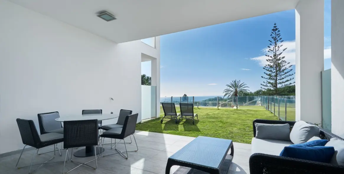 Long-term rent of townhouse in Sierra Blanca 2