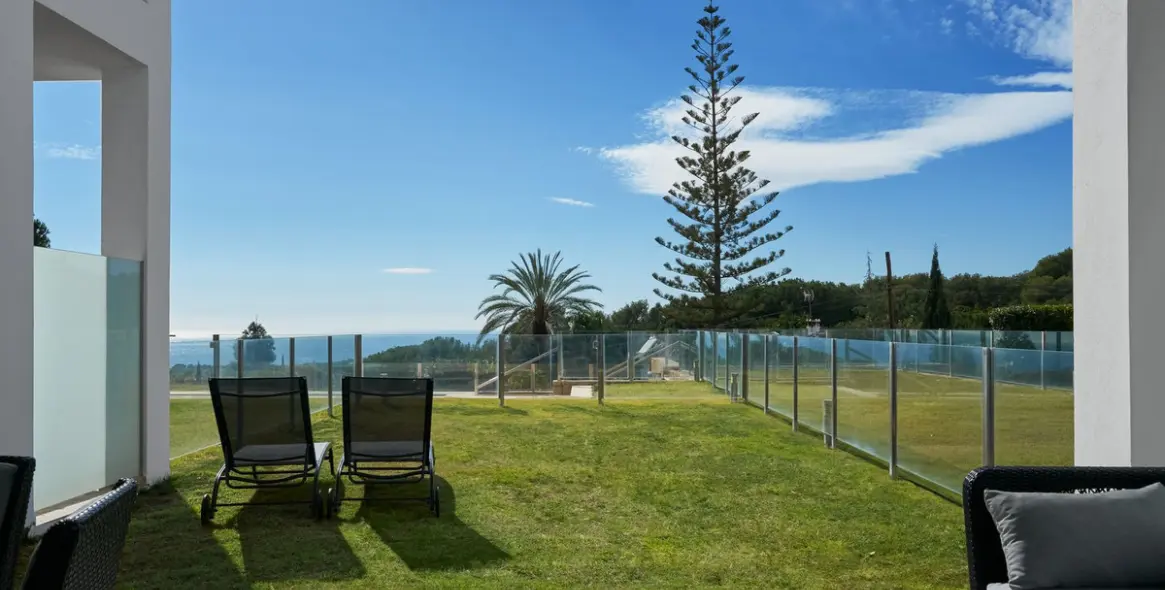 Long-term rent of townhouse in Sierra Blanca 3